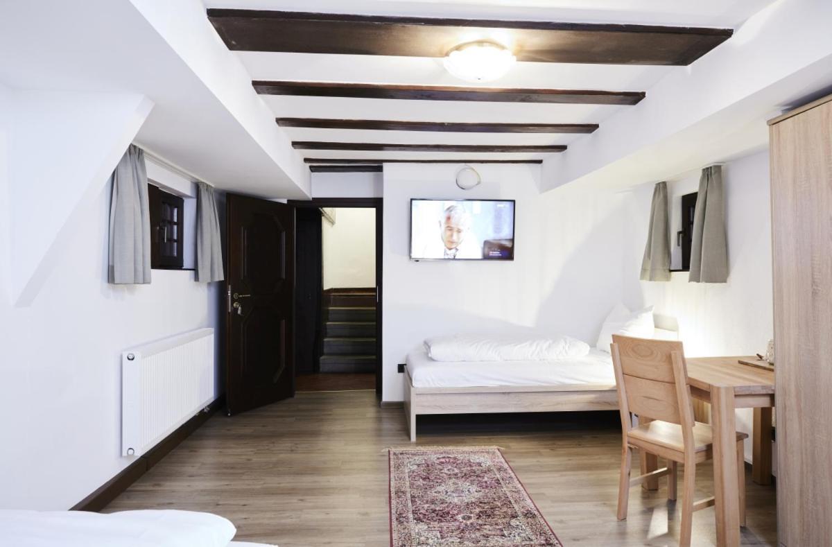 Gentilburg Und Gaertnerhaus Aschaffenburg Apartment Bagian luar foto