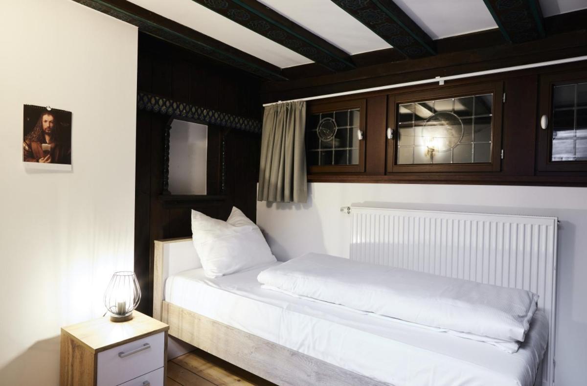 Gentilburg Und Gaertnerhaus Aschaffenburg Apartment Bagian luar foto